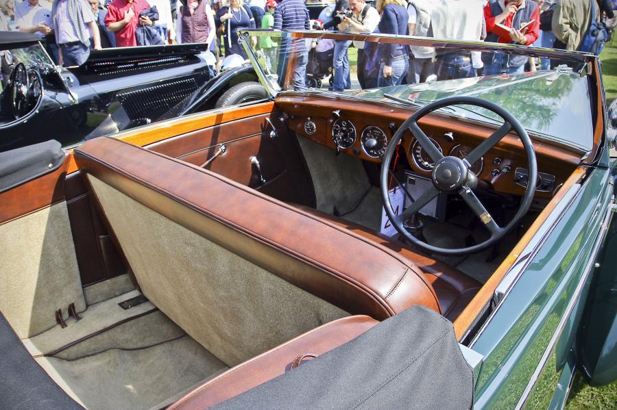Интерьер Lagonda V12 Rapide 1938 года  (фото 7 из 12)